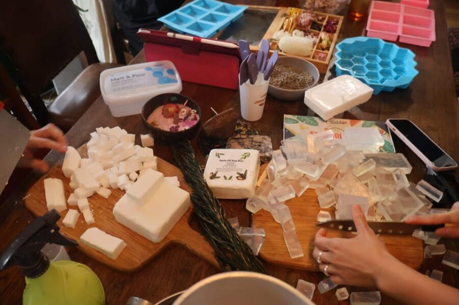 Paris: Botanical handmade soap workshop (Melt and pour soap) - What Makes This Workshop Stand Out?