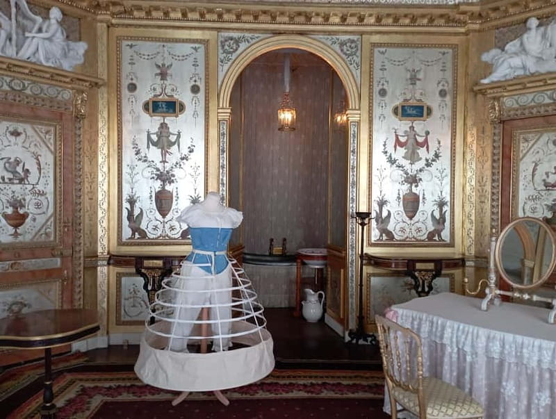 Paris: Château Fontainebleau Small Group Guided Tour Max 6 - Logistics, Price, and Practical Tips