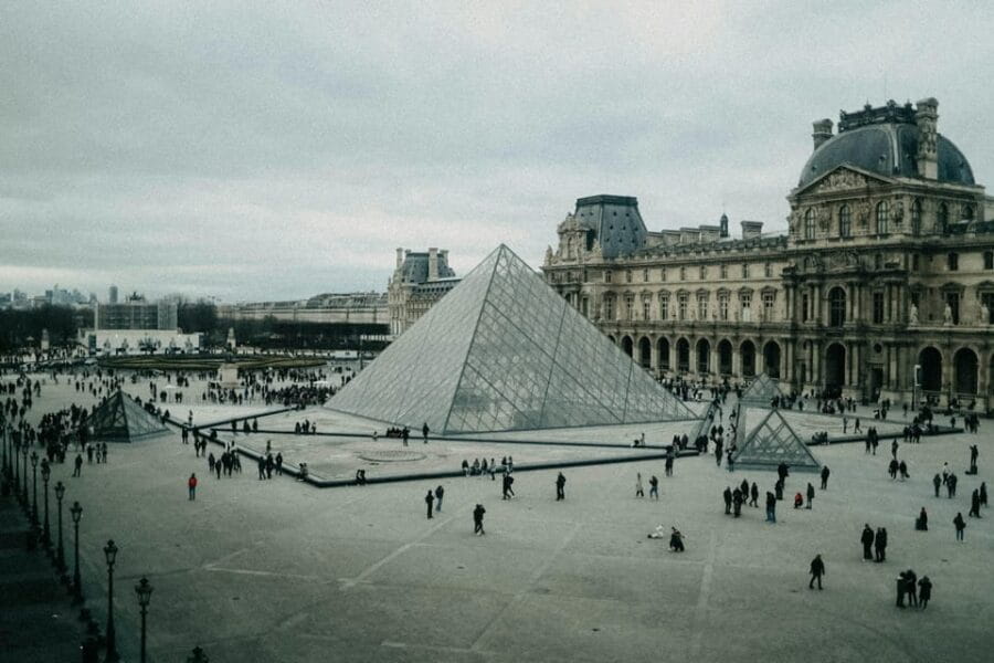 Paris: Mona Lisa and Louvre Highlights Tour SEMI PRIVATE - The Art Highlights: Mona Lisa, Winged Victory, and Venus de Milo
