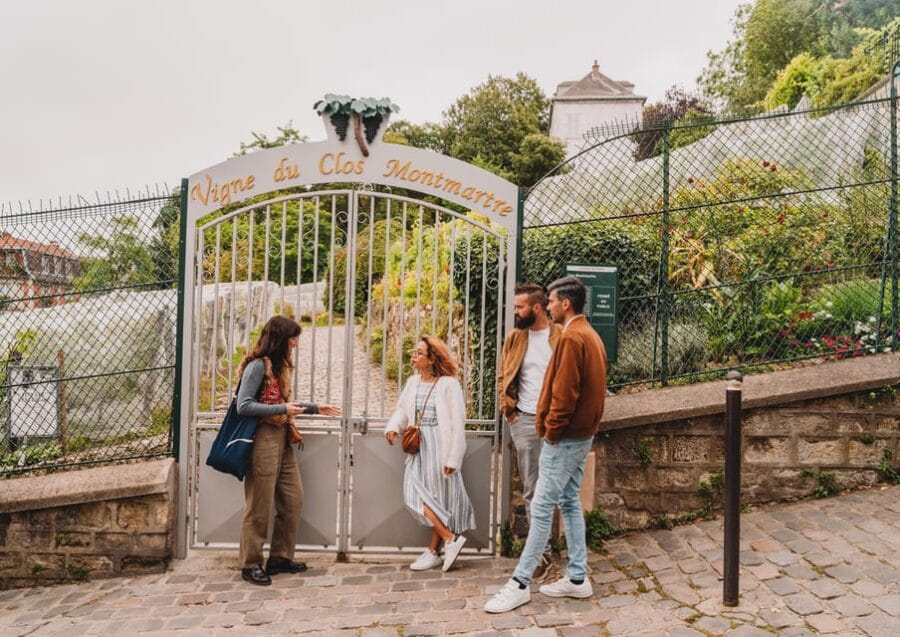 Paris: Montmartre Semi-Private Walking Tour - Exploring Rue des Abreuvoirs and La Maison Rose: Picturesque and Historic