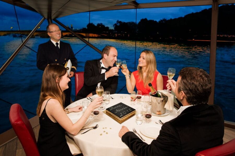 Paris : NYE Special Diner Cruise on the Seine River - The Sum Up