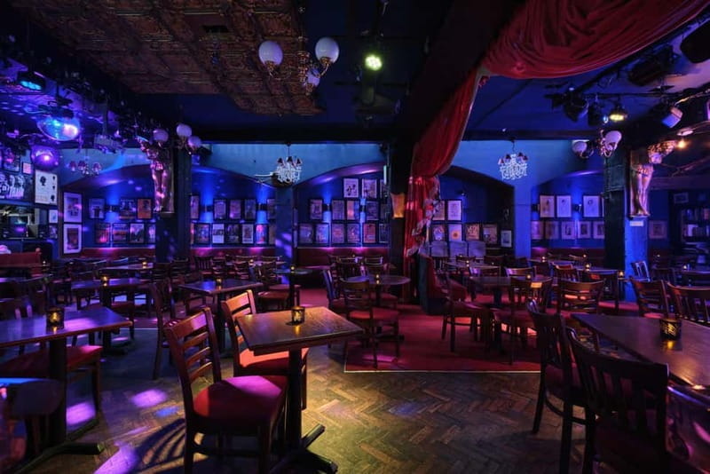 Piano Sing-Along - The Value of a Late-Night London Experience