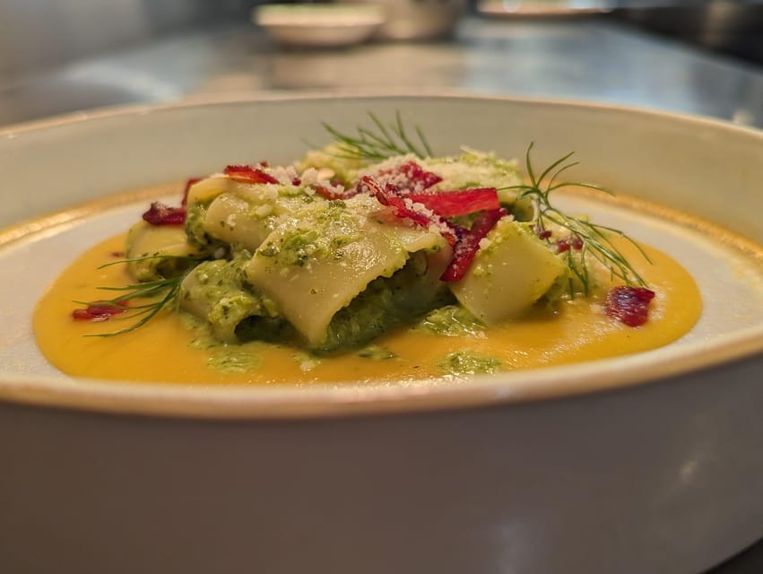 Pienza: Sheep and Chickens Tour w/Gourmet Lunch at Farmhouse - Who Should Book This Experience?