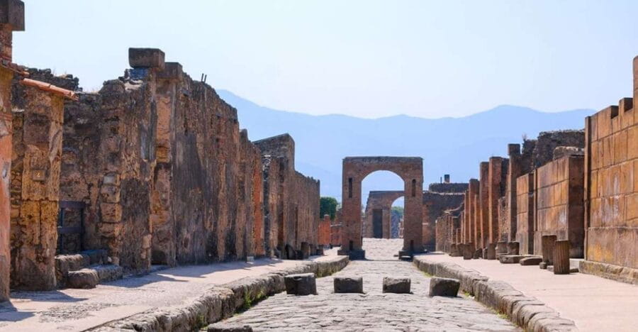 Pompeii: Archaeological Site Entry and Guided Tour - Exploring Pompeii: What to Expect From Your Tour
