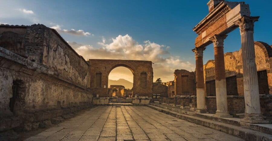 Pompeii Guided Tour with Archaeologist - Entering Pompeii: The Experience Starts at Porta Marina Superiore