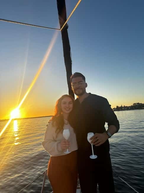 Porto Sunset: Sailboat Tour with Welcome Drink and snacks - FAQs