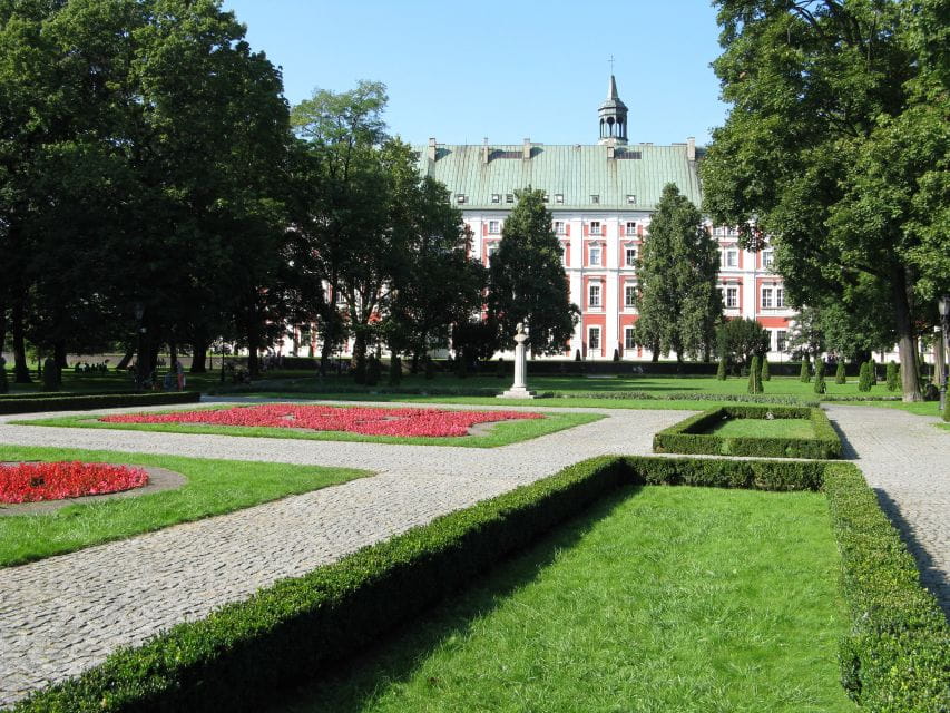 Poznan Old Town and Citadel Park Private Walking Tour - Price, Logistics, and Accessibility