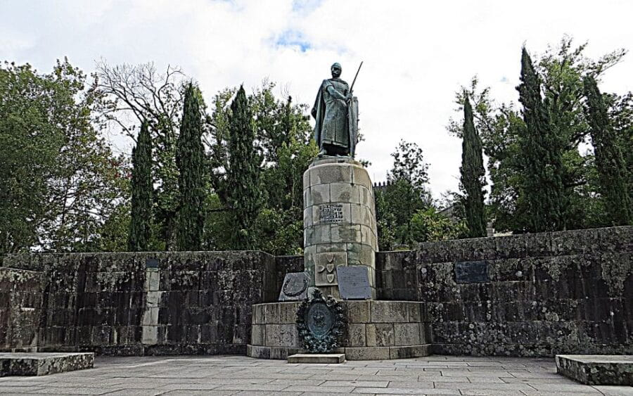 Private Tour From Porto: Guimarães and Braga with Lunch - Guimarães: The Cradle of Portugal’s Identity