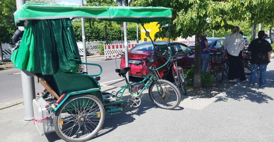 Rickshaw private driver, shared Guide Berlin Highlights - FAQ