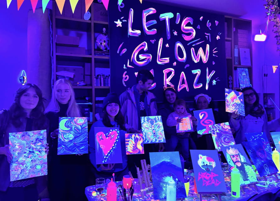 Rome: Fluorescent Painting in artist's studio with Fine Wine - Practical Tips for Booking and Enjoying