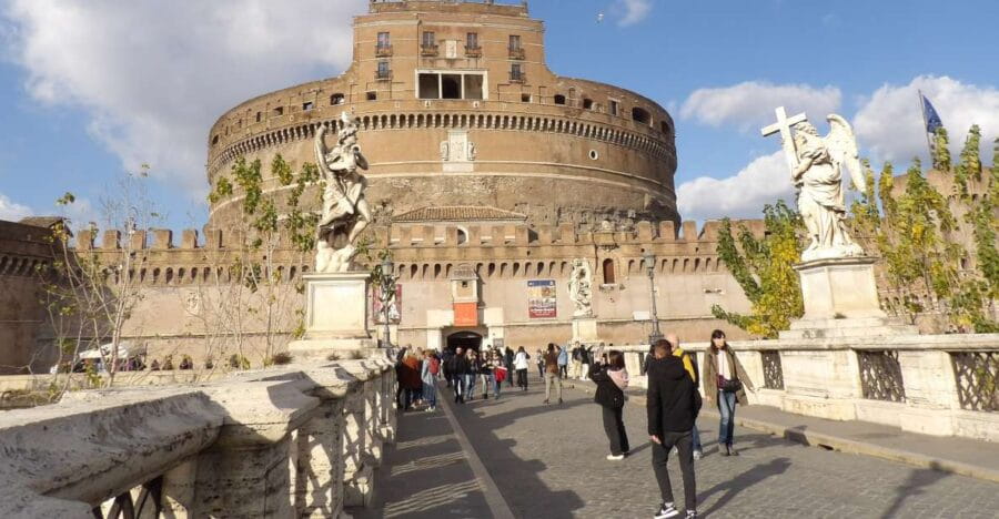 Rome: Main Squares and Fountains Guided Walking Tour - The Value of This Tour