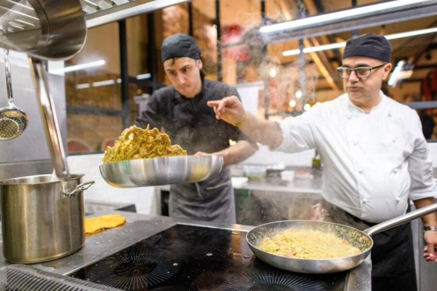 Rome: Roman Restaurant Dining Experience with Food and Wine - Exploring the Experience in Detail