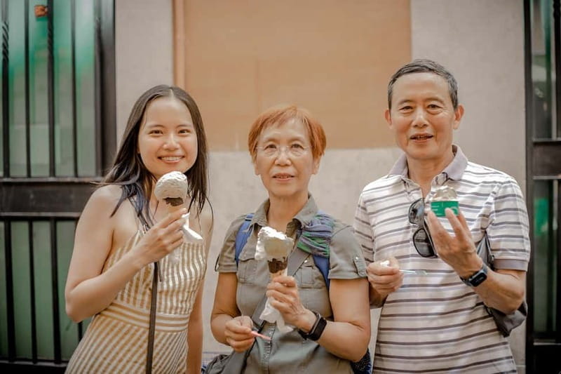 Rome Vespa Ride, Food Tasting & Photo Tour -All Inclusive - Entering Rome on a Vespa: The Experience Begins