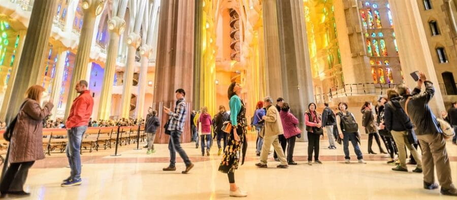 Sagrada Familia with Official Guide & Fast-Track Entry - Starting at the Heart of Barcelona: The Tour Begins