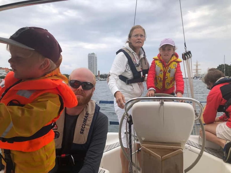 Sailing Travemünde  Hanse 430 Race - What to Expect on the Yacht