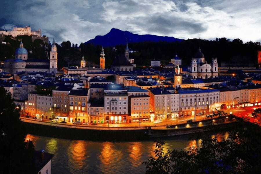 Salzburg Christmas Market and City Highlights Evening Tour - What to Expect: A Detailed Breakdown of the Itinerary