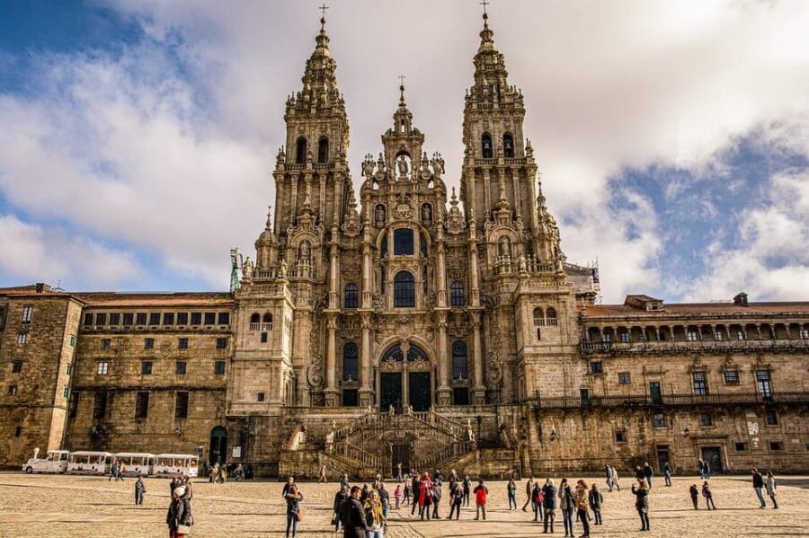 Santiago de Compostela Tour - Cross-Border Views: The Scenic Drive