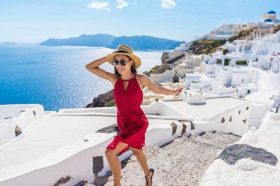 Santorini: Fira Town Walking Tour with Wine Tasting - The Itinerary in Detail