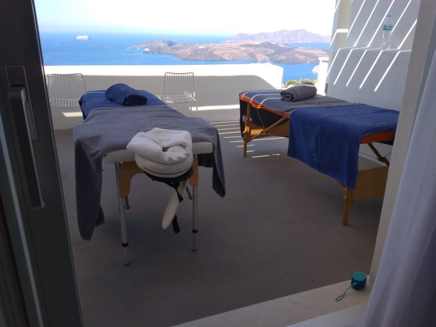 Santorini: Mobile Couples Massage at Your Private Villa - Logistics and Practical Considerations