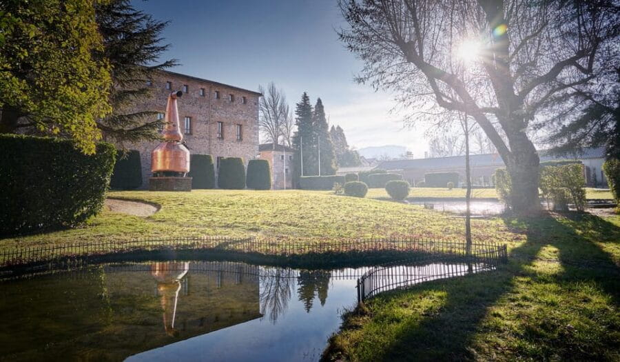 Segovia: DYC Distillery guided visit with whiskey tasting - The Human Touch: Guides and Authenticity