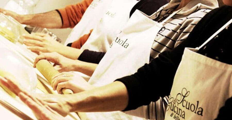 Siena: Traditional Tuscan Cooking Class with Fresh Pasta - The Experience in Detail