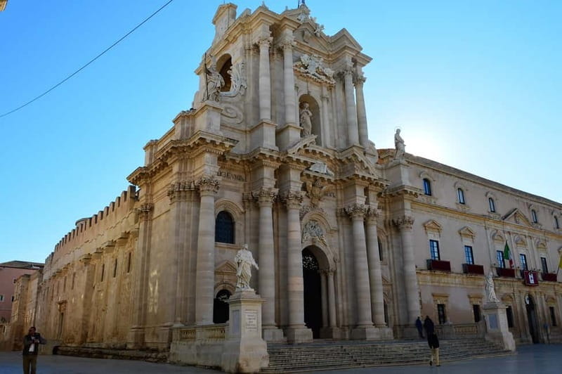 Syracuse: Ortigia and Neapolis Guided Walking Tour - The Experience of the Guides and Small Group Atmosphere