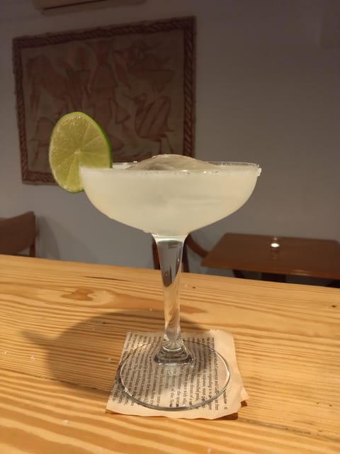 Table Zero: Cocktail Night in Style with Tapas Included - Price and Logistics: Does It Offer Good Value?