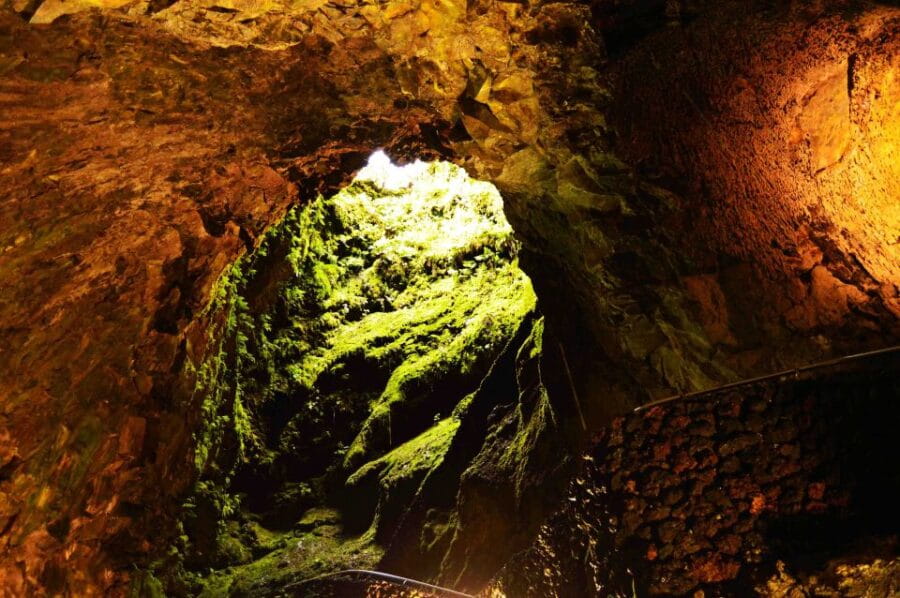Terceira Island: Caves and Craters Tour - Inside the Volcano: Algar do Carvão and Lava Tunnels