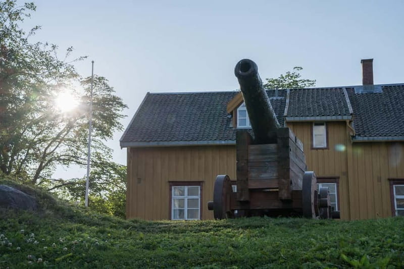 Tromsø: Old Town and Polar Museum Tour with English-speaking tour guide - Who Should Consider This Tour?