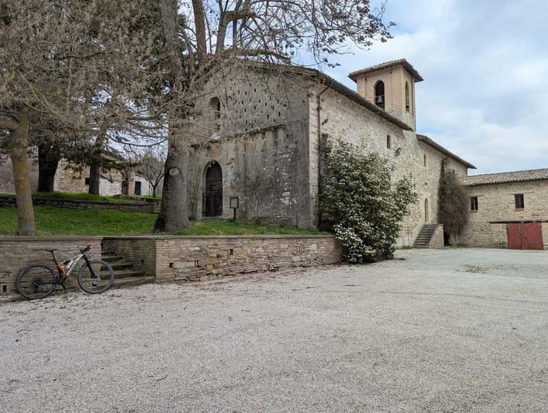 Truffle trail between Gubbio and Pietralunga: an e-bike tour combining taste and history - Practical Details and Logistics