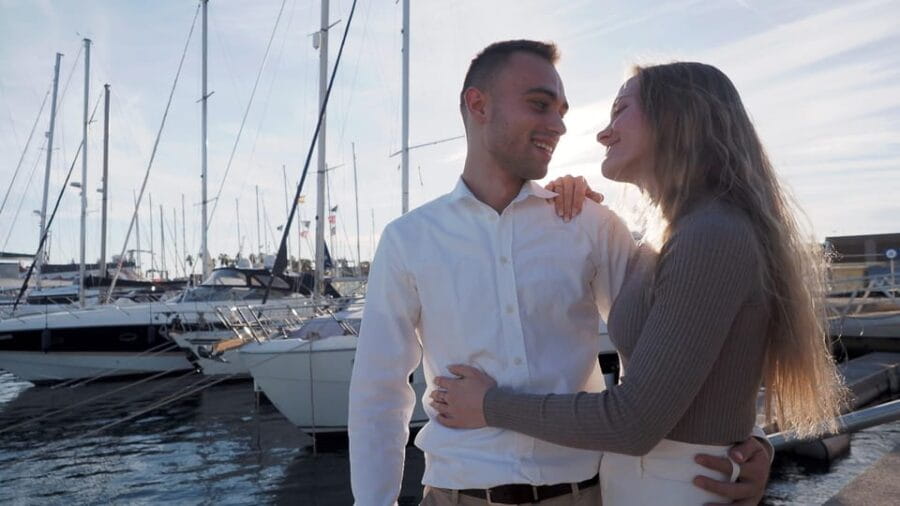 Valencia: Photo shooting at the beach with pro photographer - Exploring Valencia’s Coastal Charm with a Pro