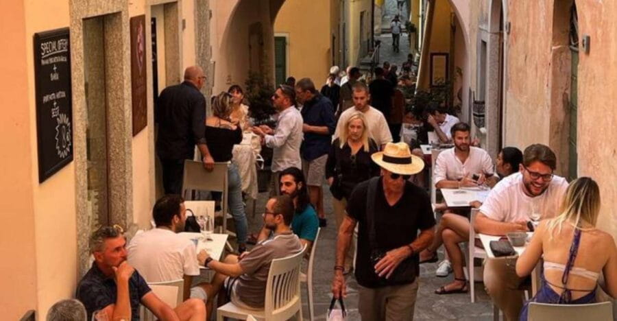 Varenna: Wine Tasting and Entry Ticket to Castello di Vezio - Navigating the Logistics: Timing and Access