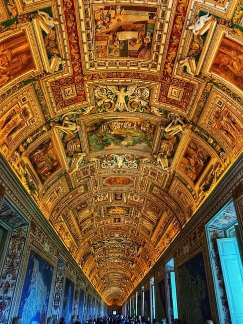 Vatican City: Sistine Chapel Evening Guided Tour - Exploring the Vatican Museums in the Evening
