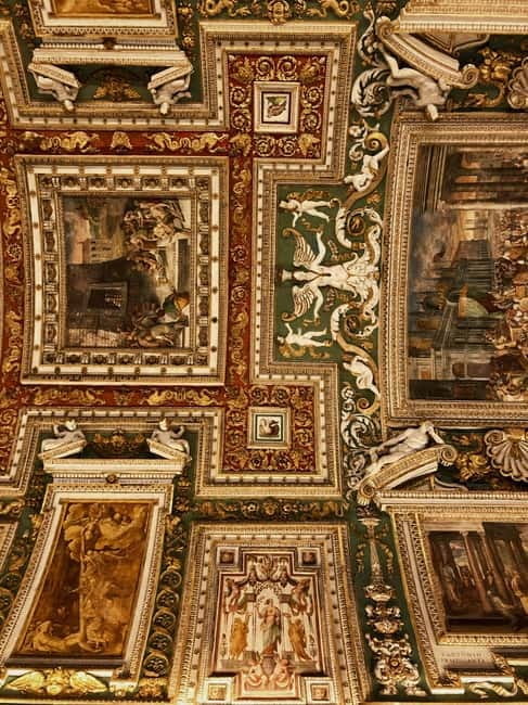 Vatican Museums & St. Peter's Basilica with Official Guide - Price and Logistics: What’s the Value?