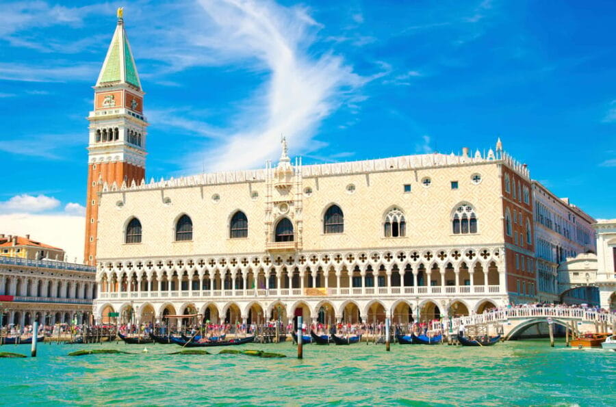 Venice City Walking Tour with an APP - Exploring Venice Through a GPS-Guided App