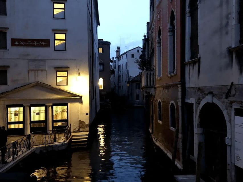 Venice Ghost Tour: Haunted Palaces & Secret Canals - What to Expect from the Tour