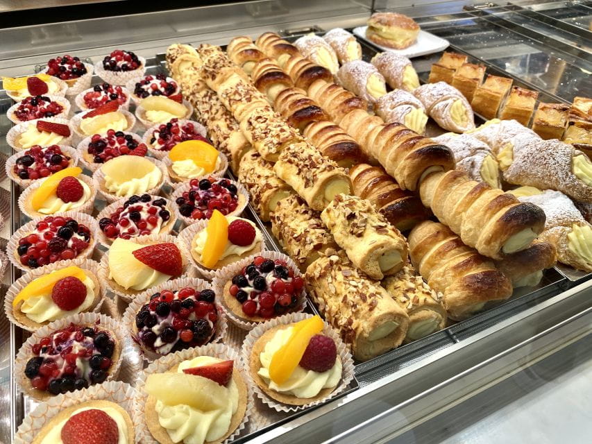 Venice: Street Food Tour with a Local Guide and Tastings - Sampling Venetian Staples: Cicchetti, Cheeses, and Sweets