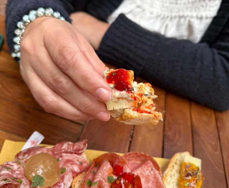 Venice: Twilight Highlights Tour with Spritz and Cicchetti - The Authentic Touch: Spritz and Cicchetti