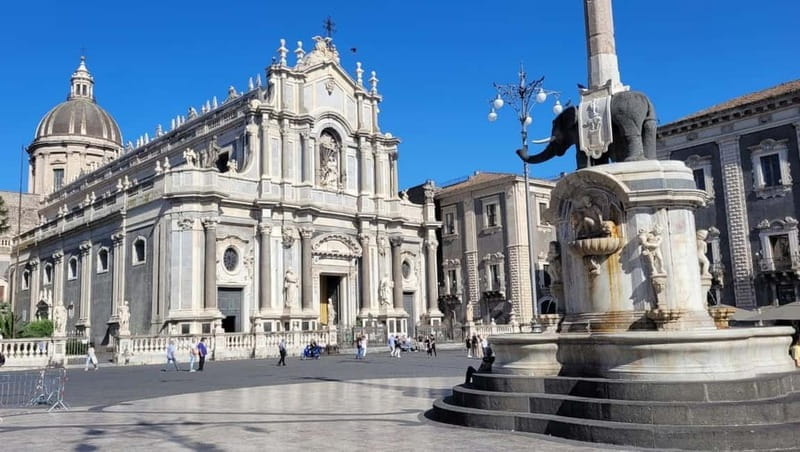 Walking Through Catania: Streets, Sights and Sicilian Bites - Market and Historic Squares: Real Life Scenes