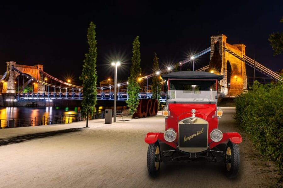 Wrocaw: Tour of the Old Town in an Imperial E-car - In-Depth Look at the Experience