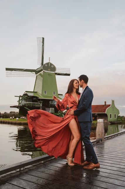 Zaanse Schans: Photoshoot Near Amsterdam with Windmills - Entering the Scene: What to Expect at Zaanse Schans