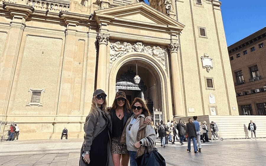 Zaragoza: Complete tour, one thousand and one nights experience with dinner - Who This Tour Is Perfect For